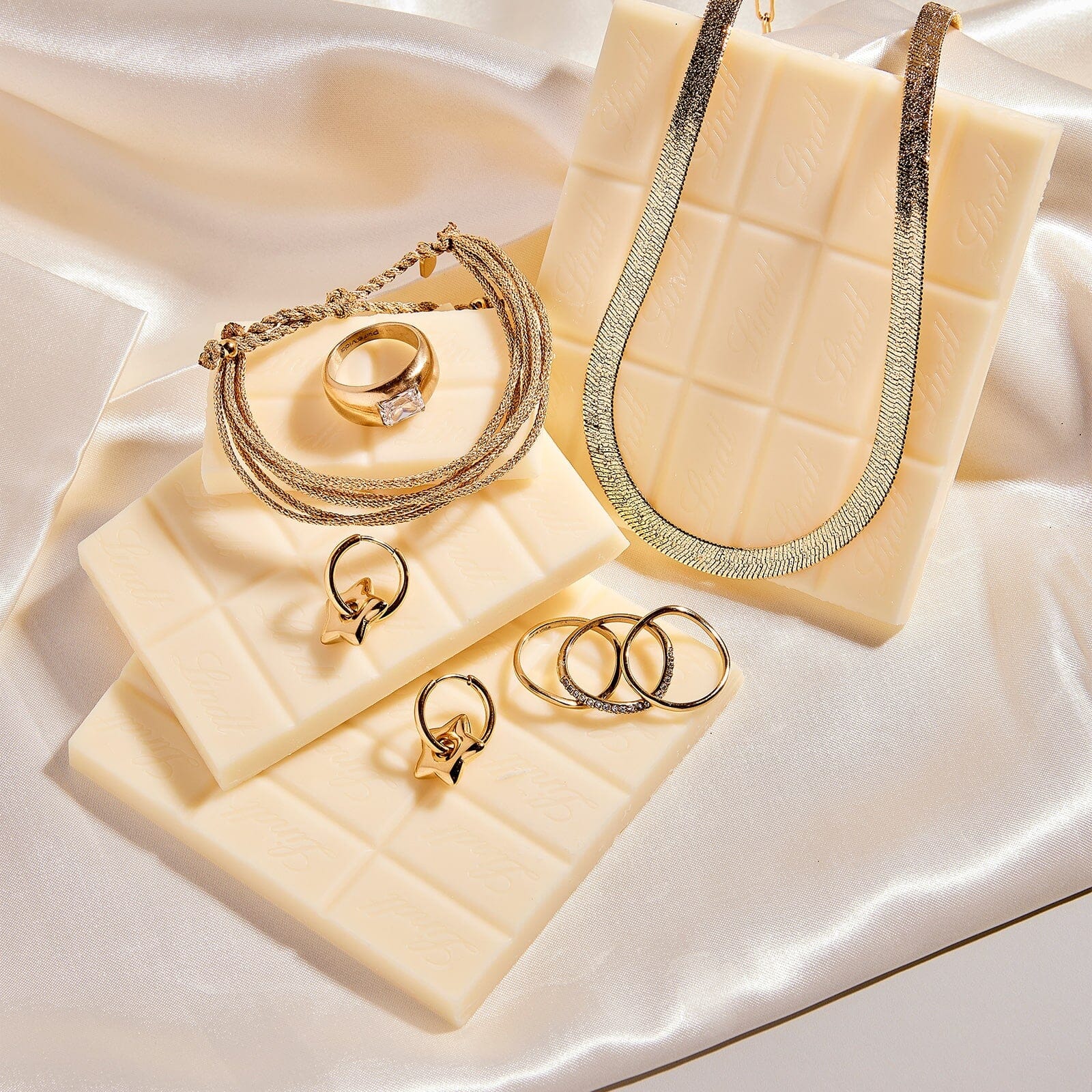 Dome With Stone Ring - Image 9